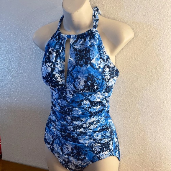 New One Piece Keyhole Neck Slimming One Piece Size 8 Dreamsuit by Miracle Brands - Picture 5 of 6